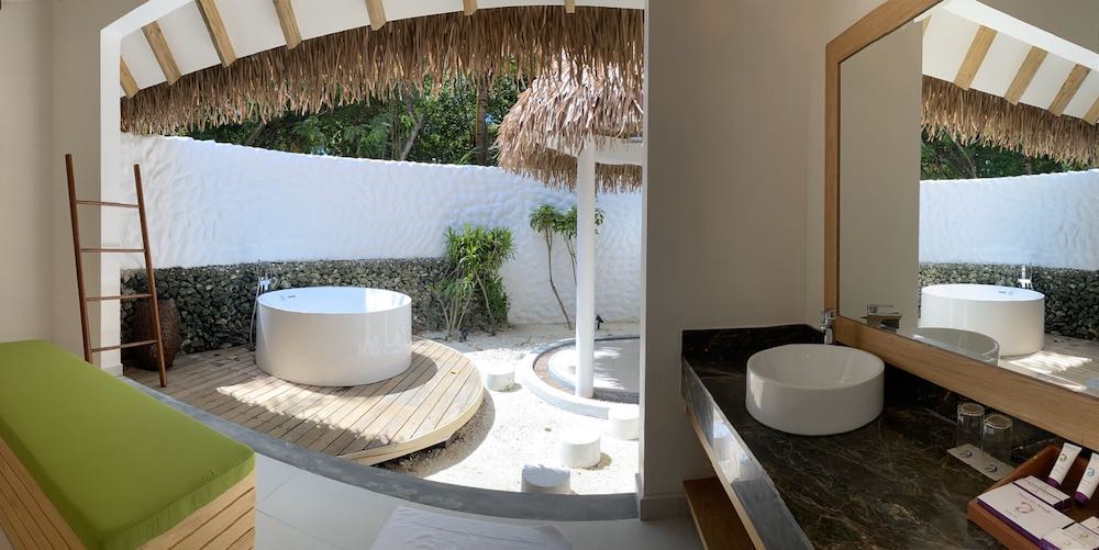 Junior Beach Suite at Cinnamon Dhonveli thumbnail 3